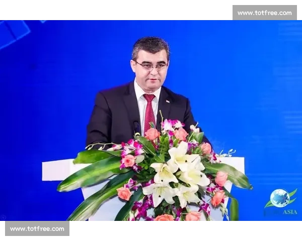 当胜利的战车驶过，亿万目光聚焦，感受这荣耀时刻！